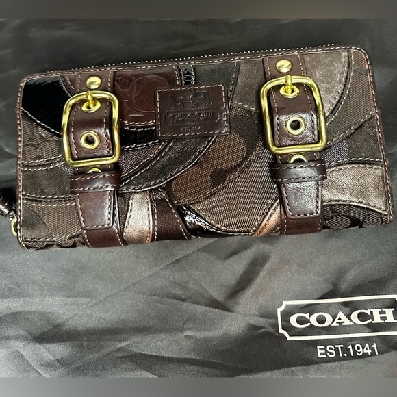 Coach Est. 1941 Rare Zoe Double Buckle Patchwork Leather Long Wallet EUC - Picture 4 of 16